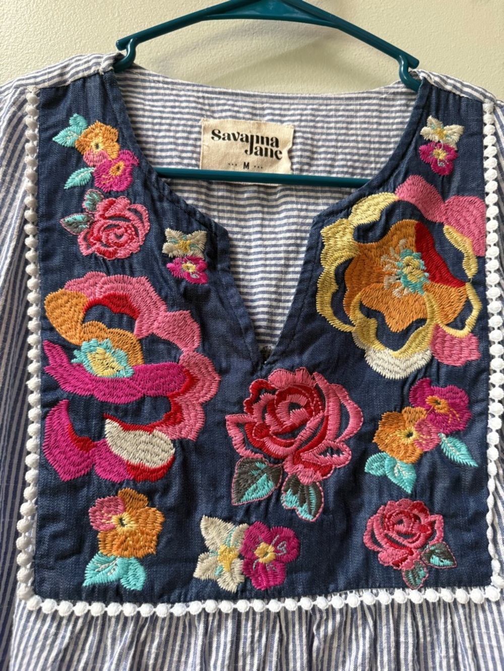 Savanna Jane Blue Seersucker Embroidered Floral Top Boho Peasant Blouse Medium - Picture 2 of 5